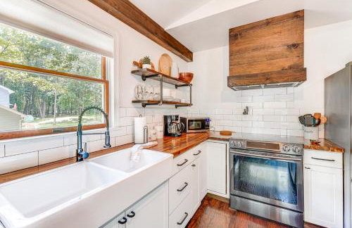 Private Hot Tub Tree-Lined Poconos Home! - Foto 7