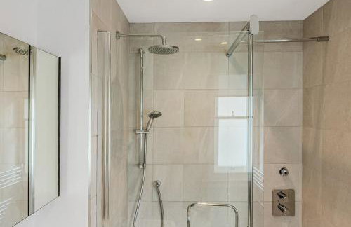 2 BD Soho Luxury Living-High Ceilings Huge Terrace - Foto 19