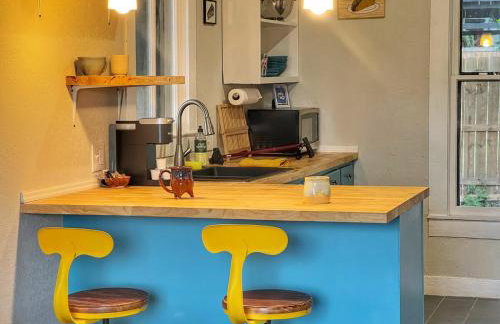 The Eastsider near Frost Bank Center Alamodome Convention Center and more - Foto 17