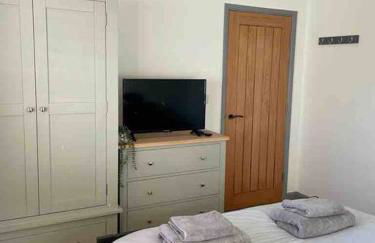 Modern Coastal 2 Bedroom Home to Relax and Unwind - Foto 28