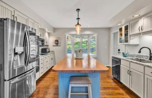 Waterfront Lake House Ideal Dock for Boats, Swimming, Fishing - Foto 38