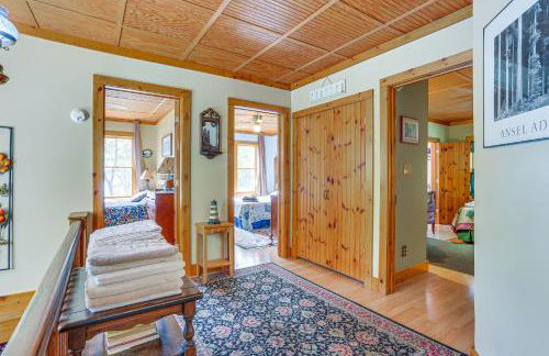 Huge Waterfront Home with Dock on Lake Wallenpaupack - Foto 12