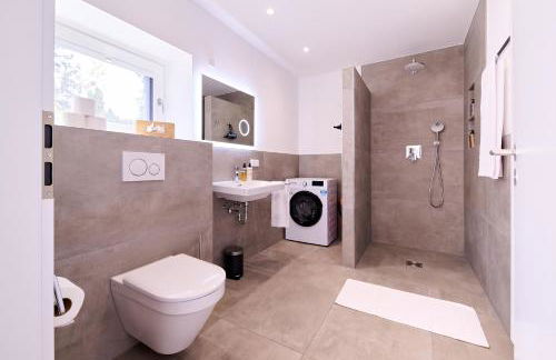 Xzllenz - 4 Schlafzimmer, Zentral, Parken, U-Bahn, 2 Bäder, 4 Smart-TV, optional Einzelbett - Foto 7