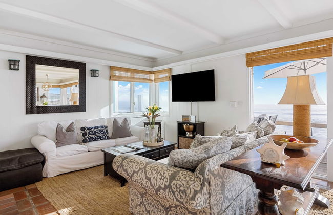 Unbeatable Beachfront Bliss w/ Ocean Views, Luxe Interiors & Patio Beach Road - Foto 5