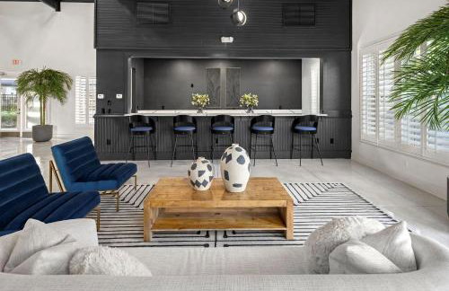 Landing Modern 1BD Game Room Gym - Photo 17