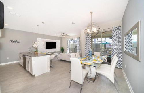 Stunning Retreat Townhouse 4 Beds and 10 Mins to Disney With Pool - Foto 3