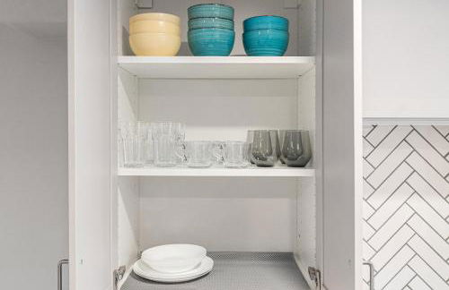 Modern 4BR Getaway 3 Min to OldTown Walk to Metro - Foto 18