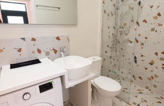 Sunny yard apartments - Photo 27