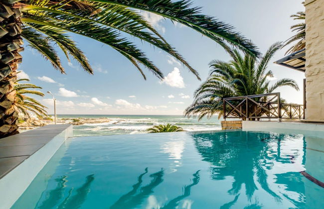 Camps Bay Holiday Apartment w Private Pool CBT Palm Suite - Photo 3