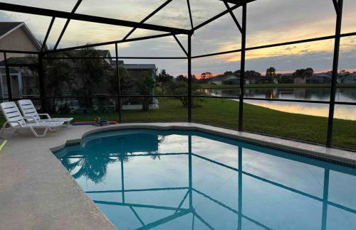 Lakefront Villa with private heated pool - Foto 36