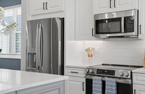 New Listing Discounts! Canal Home-Heated Pool, Game Room, Tesla Charger, & More - Foto 23