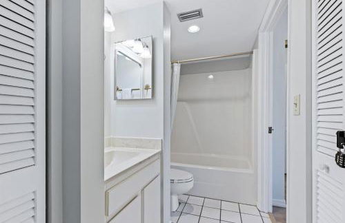 Ocean View / 7th Floor / Pool / Walk to Shopping & Dining / Ocean Trillium Condo #701 - Foto 18