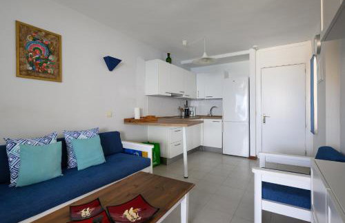 Charming Apartment with Terrace, Swimming pool and Sea views - Foto 6