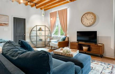 Charming & Spacious Hideaway by Downtown Bryan - Photo 13