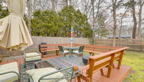 Yarmouth Vacation Rental with Deck Near Swan Pond! - Foto 2