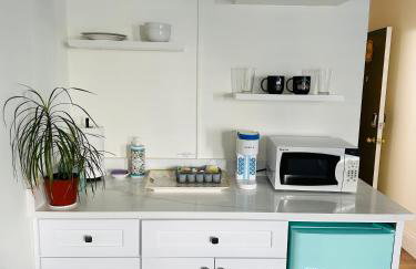 Romantic Studio in the Heart of Palm Beach - Photo 8