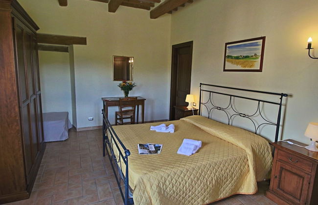 Cottage in Urbania With Pool & Terrace - Foto 2