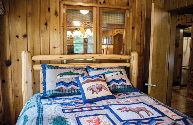Cozy Riverside Getaway Pine Bend Cottage - Foto 5