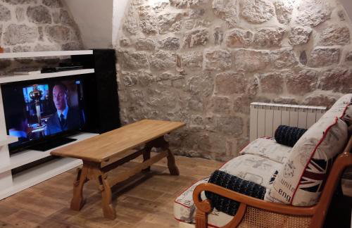 maison pierre et voûte au cœur du village - Photo 17