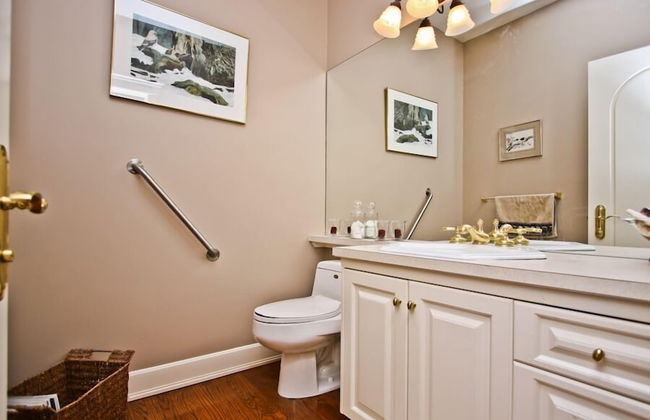 Ghost Lake Manor House - Foto 10