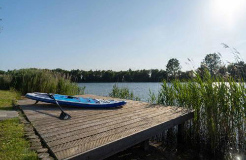 Seevilla am See mit Sauna, Kamin, privatem Steg und Seezugang - Foto 17