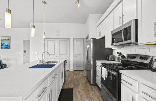 LUX 2B2B with Pool & Parking near the Heart of Austin - Foto 31