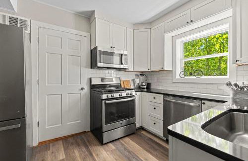 Whispering Arbor by Juniper Holiday + Home - Foto 11