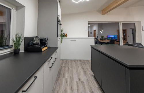 BPS Apartment #7 Luxury Penthouse - NEU - Deluxe - Modern - Foto 9