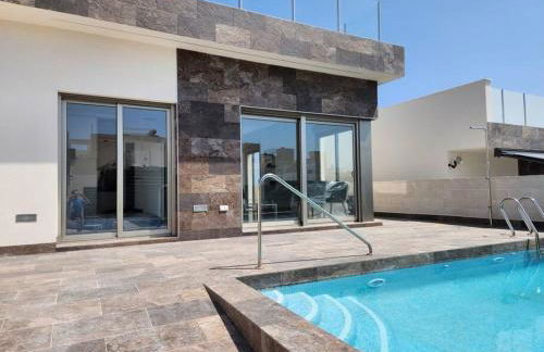 Fee4Me Villa, Pool, Roofterrace & Relax - Foto 1