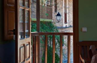 Charming House in Robledillo de Gata with Fireplace and Terrace - Foto 13