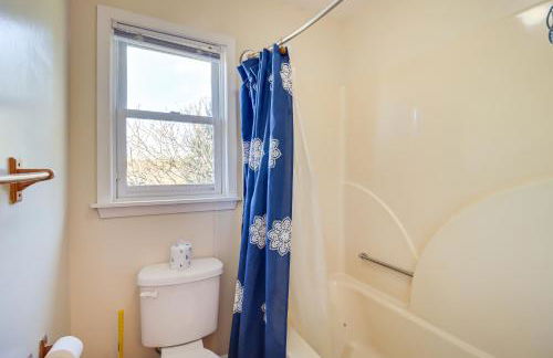 Hot Tub, Sauna and Game Room Spacious Poconos Gem! - Foto 15