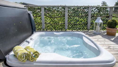 Tesseyman Lodge - Photo 2