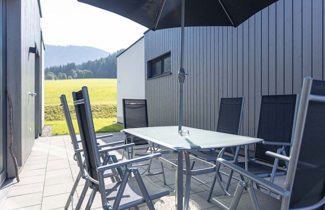 Pleasant Chalet on the ski Slopes - Photo 11