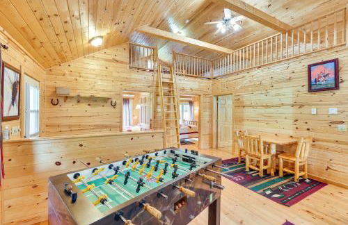 Wraparound Deck and Grill Deadwood Cabin - Foto 8