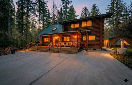 Riverfront getaway with sauna near mountains and hiking - Foto 56