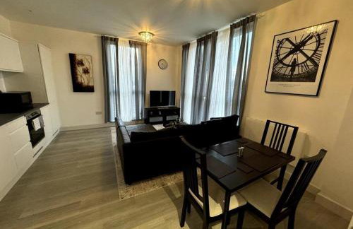 Cozy Bracknell Apartment With Modern Amenities - Photo 19