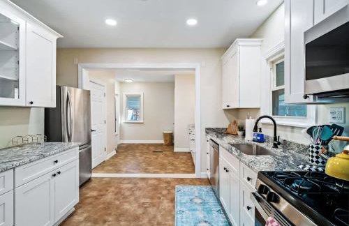 Hot Tub Ping Pong Sleeps 9 Retro Fun - Foto 18