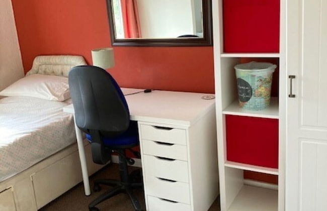 5-bed Town House in Newport - Photo 5