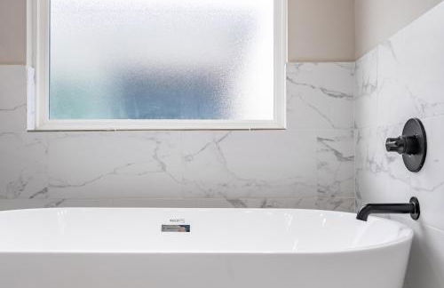 3 Bedroom and 3 bath - Photo 24