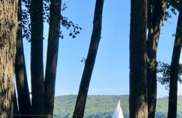 FeWo mit 3 SZ, direkte Innenstadtlage, Südterrasse, Parkplatz auf dem eigenem Privatgrundstück, 2x E-Bike und E-Autoladesäule inklusive, Konzertkirche, Schauspielhaus, FH, Jahnsportforum sowie der Tollensesee sind fußläufig in ein paar Minuten erreichbar - Foto 10