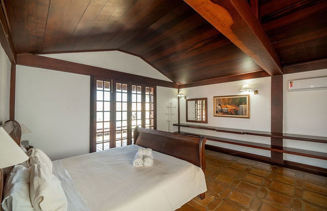 Casa com Cinco Quartos Pé na Areia - Foto 3