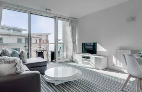 Reflections - Balcony Views of Poole Harbour - Photo 9