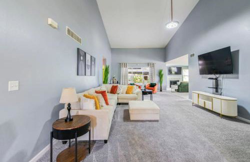 Modern Comfort Loves Park - Stylish 3BR Getaway - Foto 60