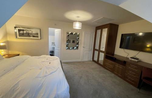 MODERN 4 BEDROOM HOUSE WITH GARDEN & PARKING - Foto 34