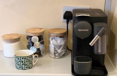 Stylish 1BR Workspace Parking central London - Foto 9