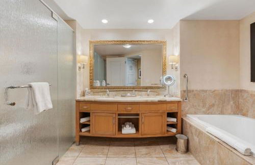 TRUMP 56th Floor - Sphere and Strip View - No Resort Fees - Photo 8