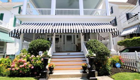 207 Howard Street - The "Schapteau" - Foto 3