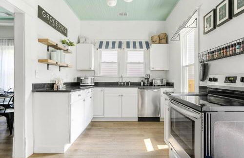 Urban Farmhouse-Sleeps 8 - Foto 39