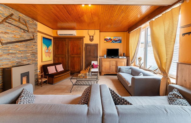 Expansive Holiday Home in Ardennes with Hot Tub - Photo 16