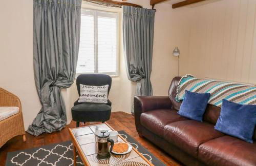 Characterful and quirky cottage in beautiful Pembs - Photo 7